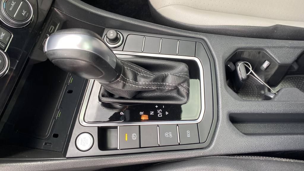 2020 Volkswagen Jetta R-Line