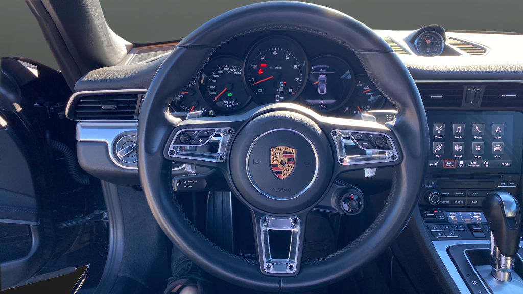 2018 Porsche 911 Carrera