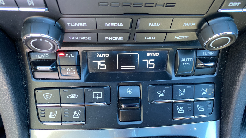 2018 Porsche 911 Carrera