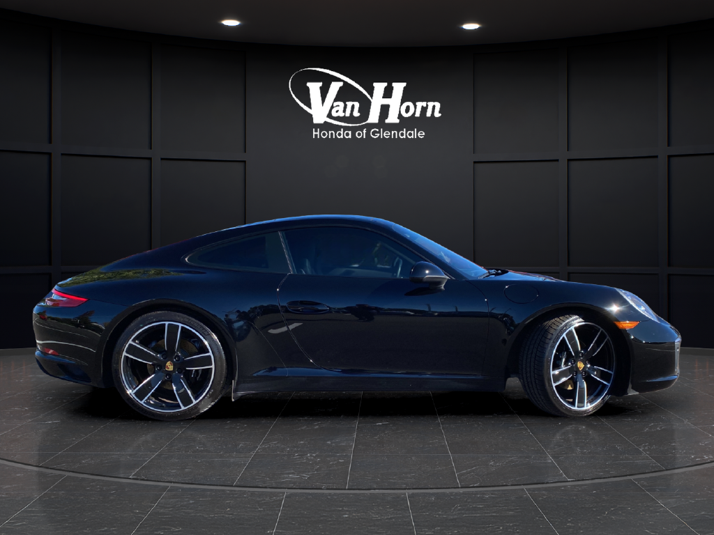 2018 Porsche 911 Carrera
