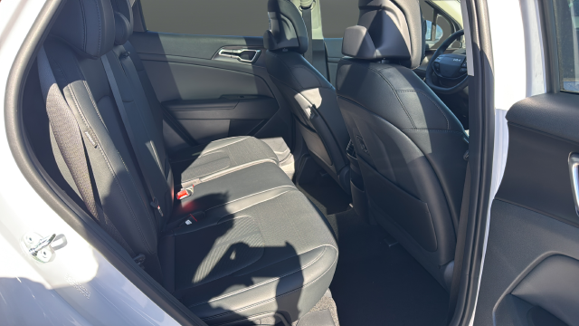 2027 Kia Sportage EX