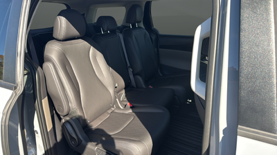 2027 Kia Carnival Hybrid LXS