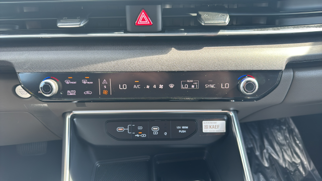 2027 Kia Carnival EX