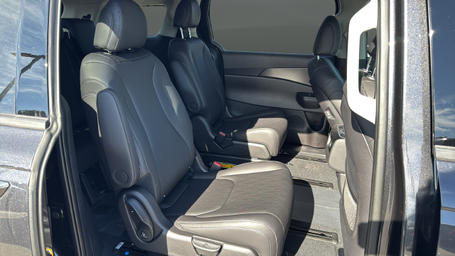 2027 Kia Carnival Hybrid EX