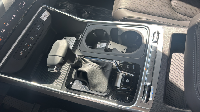 2027 Kia Carnival SX
