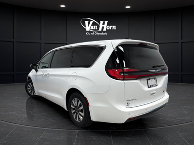 2023 Chrysler Pacifica Hybrid Touring L