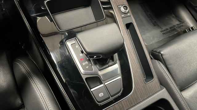 2024 Audi Q5 45 S line Premium quattro