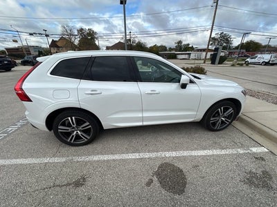 2021 Volvo XC60 T6 Momentum