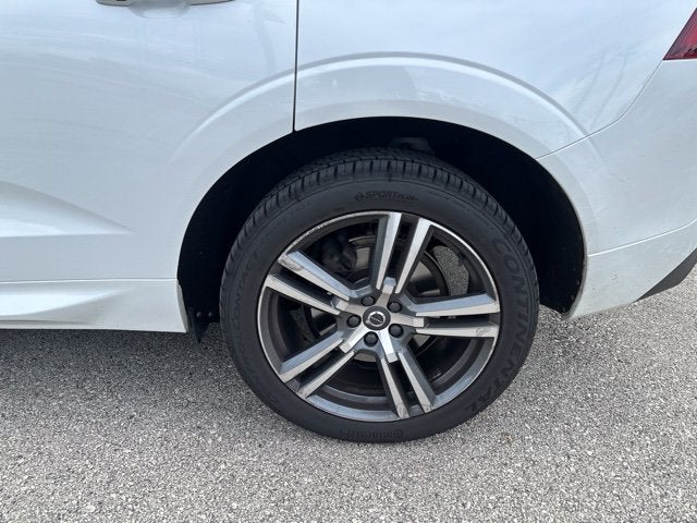 2021 Volvo XC60 T6 Momentum
